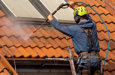 Démoussage et hydrofuge de toiture à Rocquemont